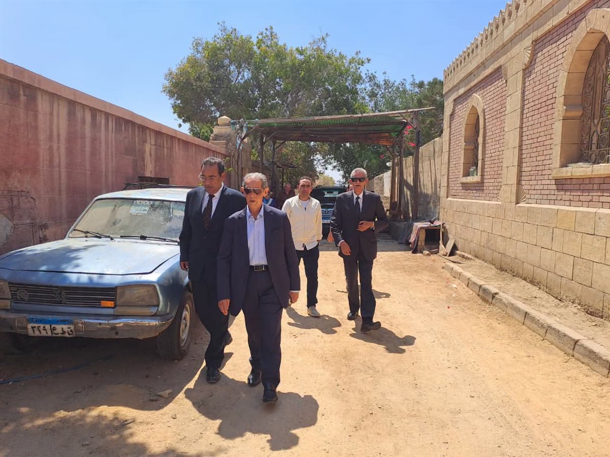 قيادات الوفد تواصل إحياء ذكرى زعمائه بزيارة ضريحي مصطفى النحاس وفؤاد سراج الدين