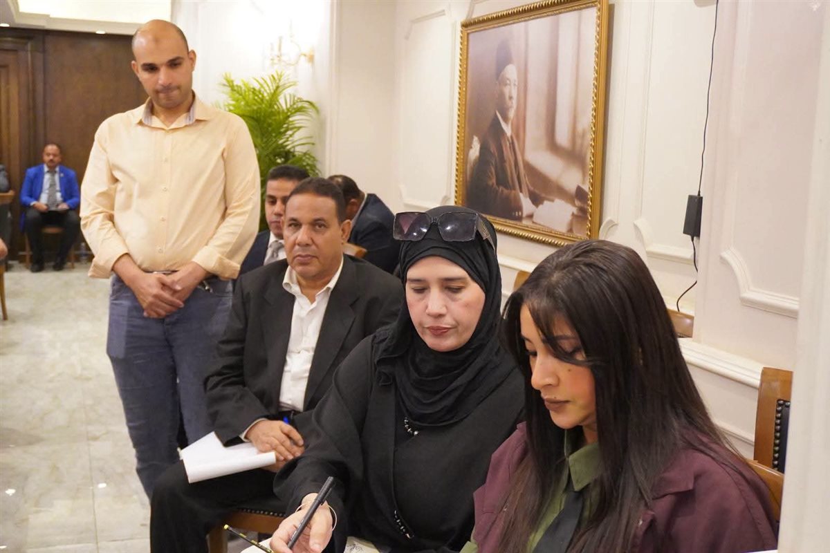 "معهد الوفد للدراسات السياسية والاستراتيجية".. رضا فرحات يدعو لعودة المجالس المحلية وإنهاء الفراغ السياسي - صورة 18